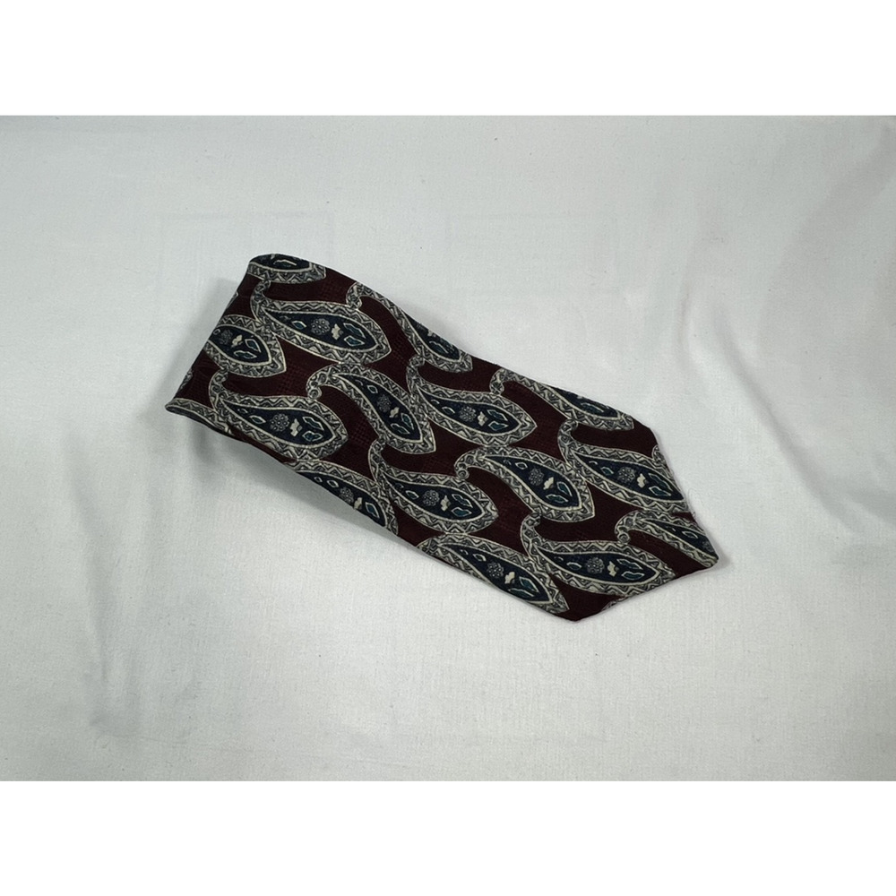 Oscar de la Renta Couture Collection Paisley 100% Imported Silk Necktie 59"L